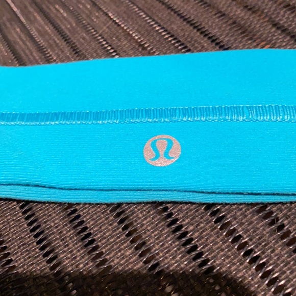 3 Authentic Lululemon Headbands aqua pink and black - Picture 7 of 9
